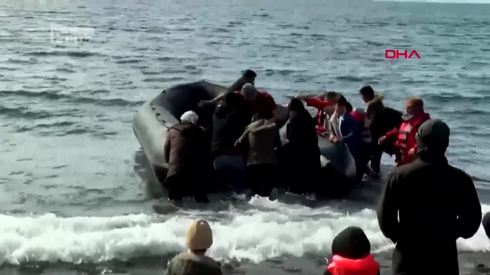Migranti v Řecku (Zdroj: AP)